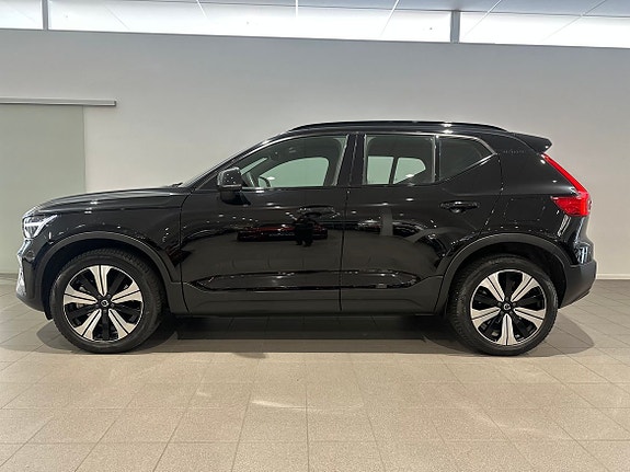 Volvo XC40 4 of 5