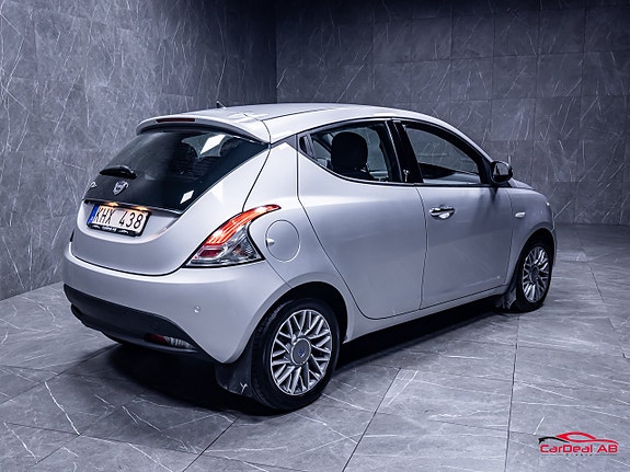Lancia Ypsilon 7 of 28