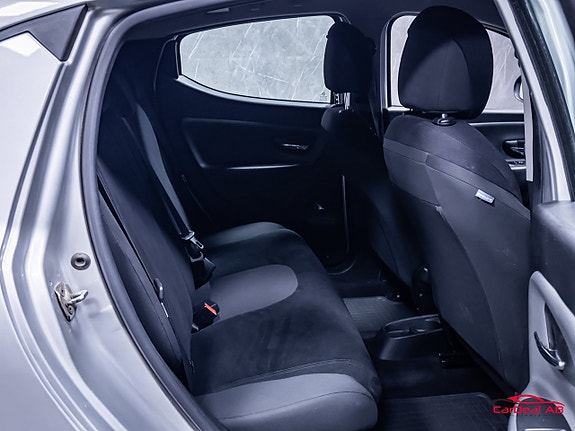 Lancia Ypsilon 16 of 28