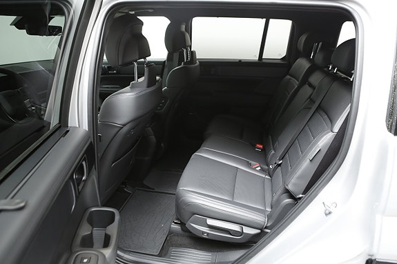 Hyundai Santa Fe 8 of 24