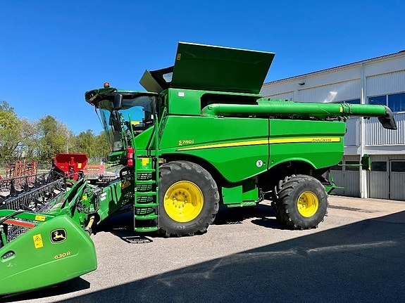 John Deere S 780 9 of 17