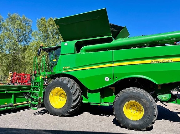 John Deere S 780 8 of 17