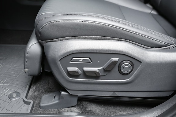 Hyundai Santa Fe 16 of 26