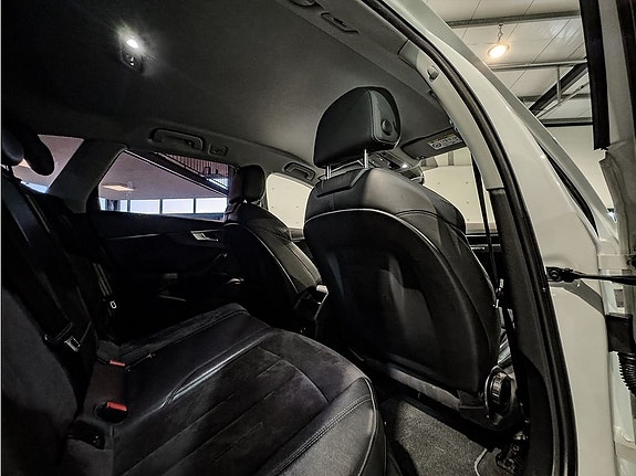 Audi A4 9 of 27