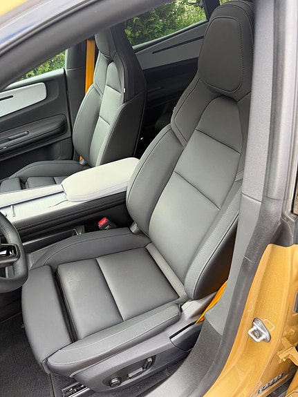 Polestar 4 6 of 9