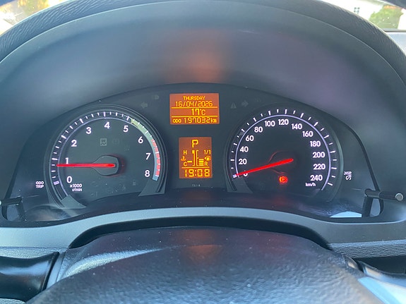 Toyota Avensis 5 of 5