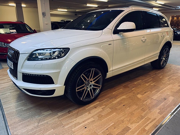 Audi Q7 2 of 5