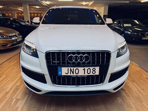 Audi Q7 4 of 5