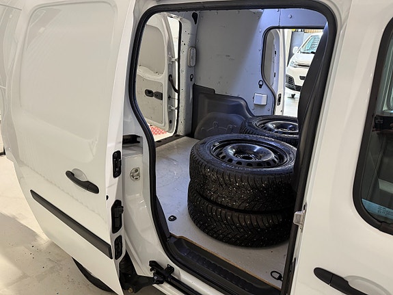 Renault Kangoo 12 of 13