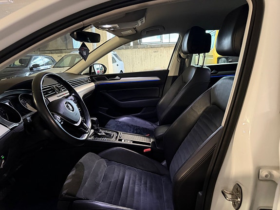Volkswagen Passat 9 of 25