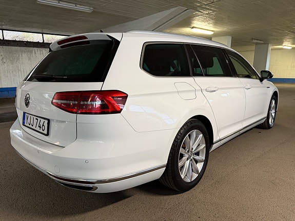 Volkswagen Passat 5 of 5