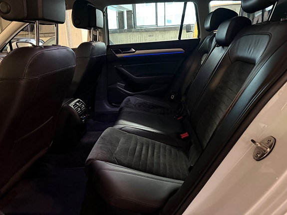 Volkswagen Passat 10 of 25