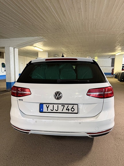 Volkswagen Passat 7 of 25