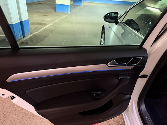 Volkswagen Passat 11 of 25