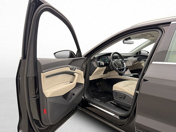 Audi e-tron 17 of 30