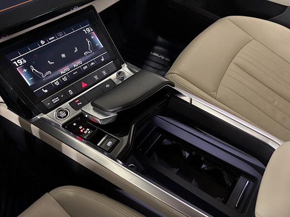 Audi e-tron 25 of 30