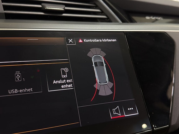 Audi e-tron 23 of 30