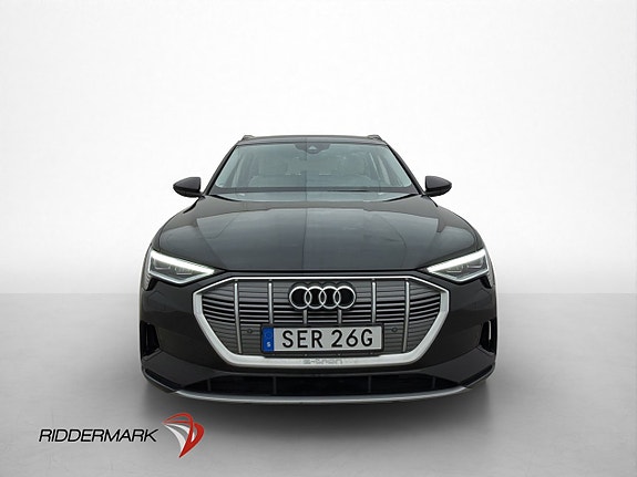 Audi e-tron 3 of 5