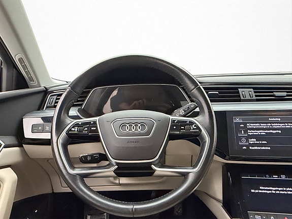 Audi e-tron 13 of 30