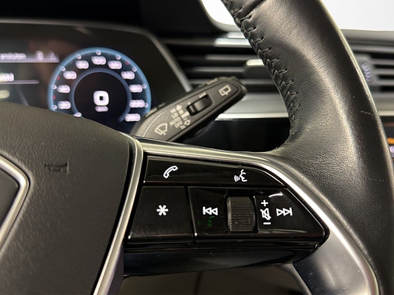 Audi e-tron 21 of 30