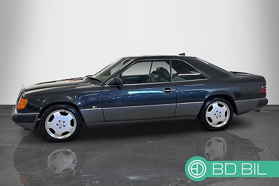 Mercedes-Benz 300 CE-24 4 of 5