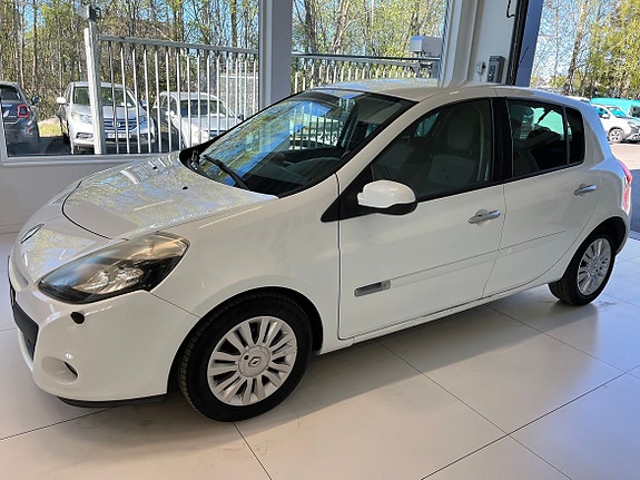 Renault Clio 2 of 6