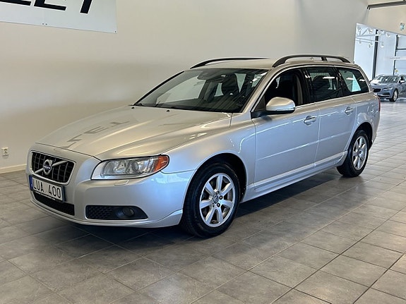Volvo V70 2 of 5