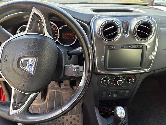 Dacia Sandero Stepway 2 of 5