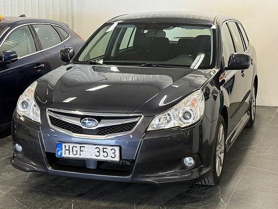 Subaru Legacy 3 of 5