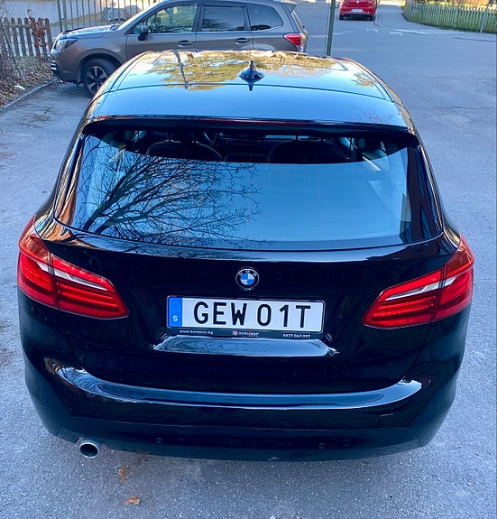 BMW 216d 2 of 5