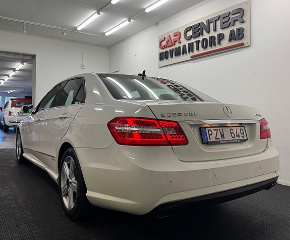 Mercedes-Benz E350 3 of 27