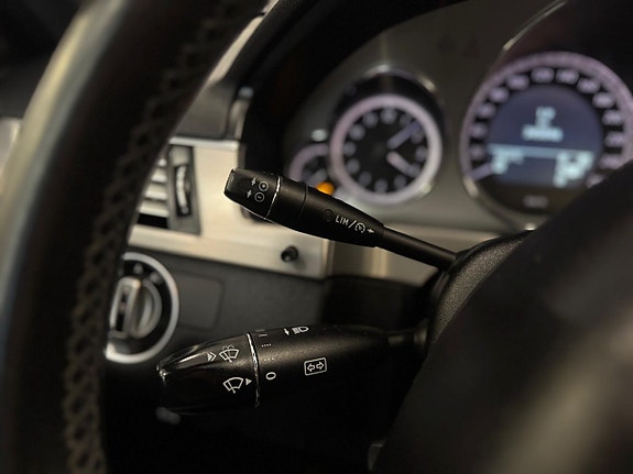 Mercedes-Benz E350 17 of 27