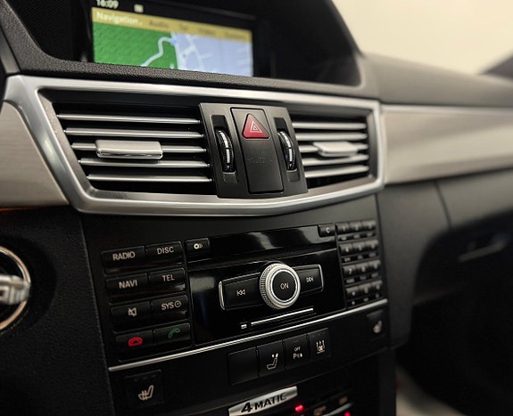 Mercedes-Benz E350 8 of 27