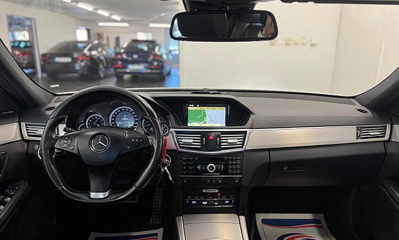 Mercedes-Benz E350 7 of 27