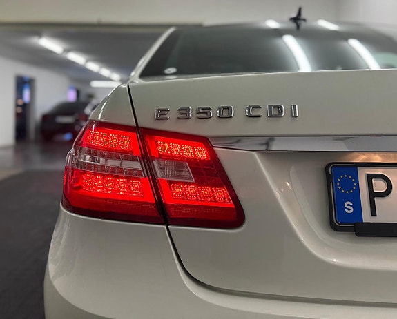 Mercedes-Benz E350 21 of 27