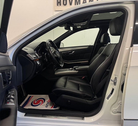 Mercedes-Benz E350 25 of 27