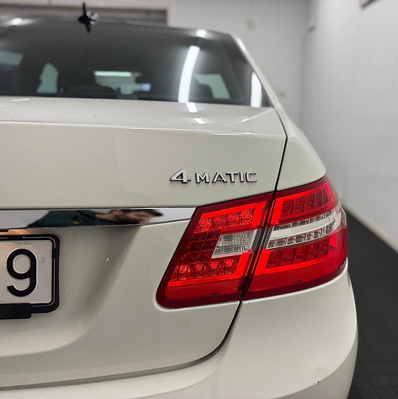 Mercedes-Benz E350 20 of 27