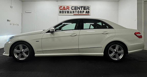 Mercedes-Benz E350 2 of 27