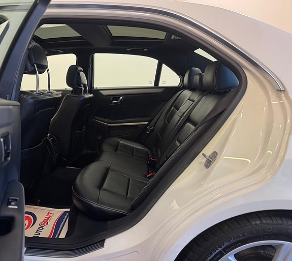 Mercedes-Benz E350 26 of 27