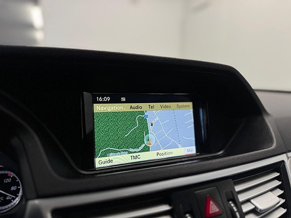 Mercedes-Benz E350 10 of 27