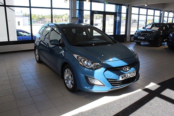 Hyundai i30 2 of 5