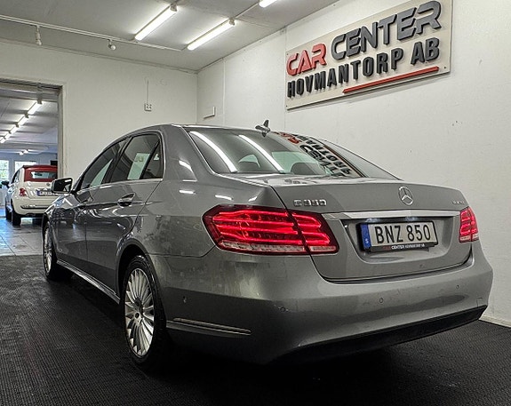 Mercedes-Benz E350 3 of 23