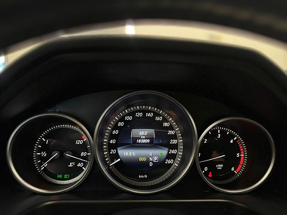 Mercedes-Benz E350 9 of 23