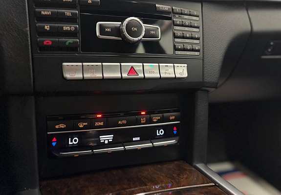 Mercedes-Benz E350 13 of 23