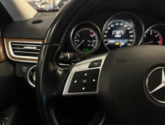 Mercedes-Benz E350 12 of 23