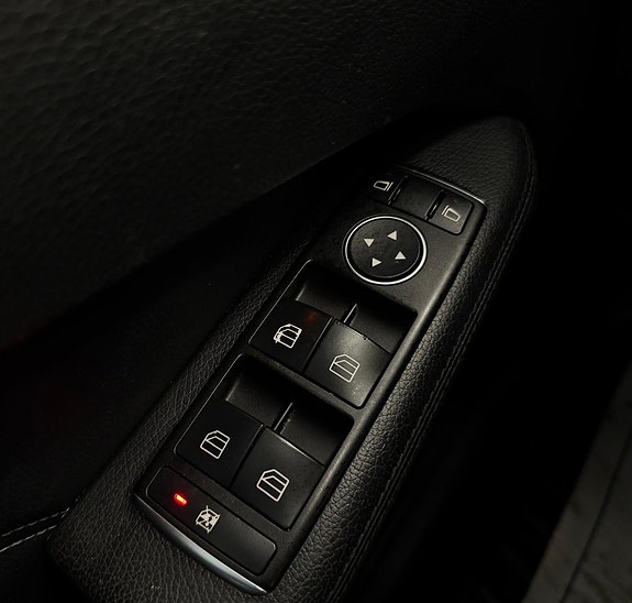 Mercedes-Benz E350 18 of 23