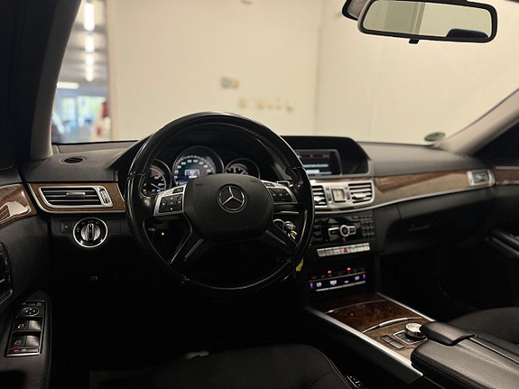 Mercedes-Benz E350 4 of 23