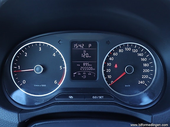 Volkswagen Amarok 8 of 18