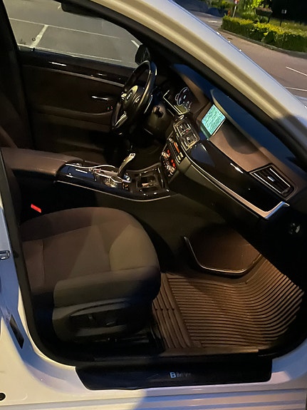 BMW 520d 4 of 10