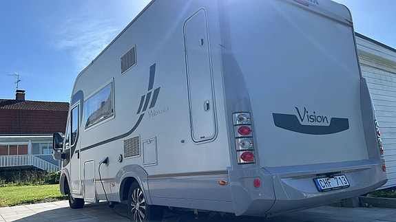 Adria Mobil campervan Renault 2.5 dCi 2 of 11